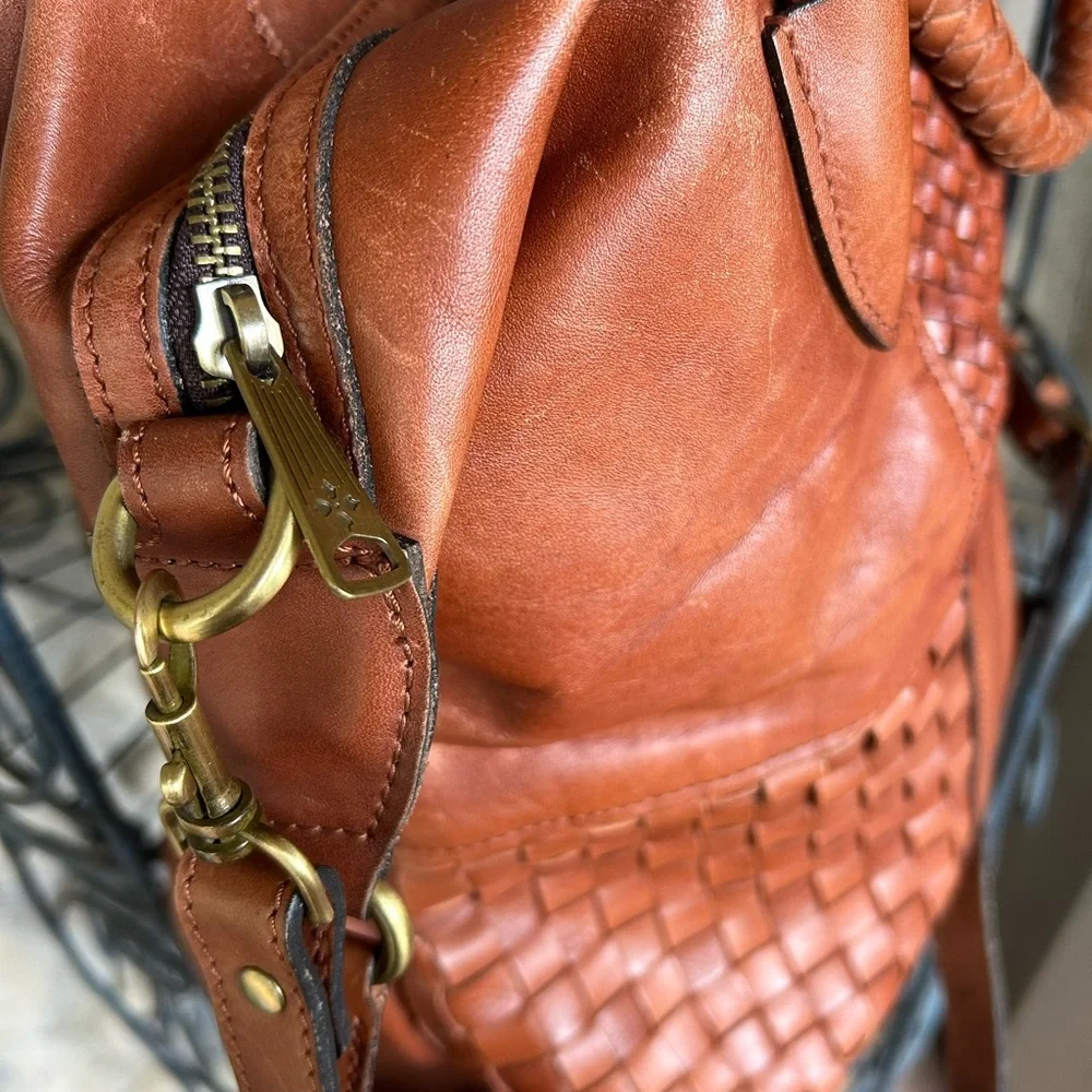 Patricia Nash Crossbody purse. - Picture 3 of 10